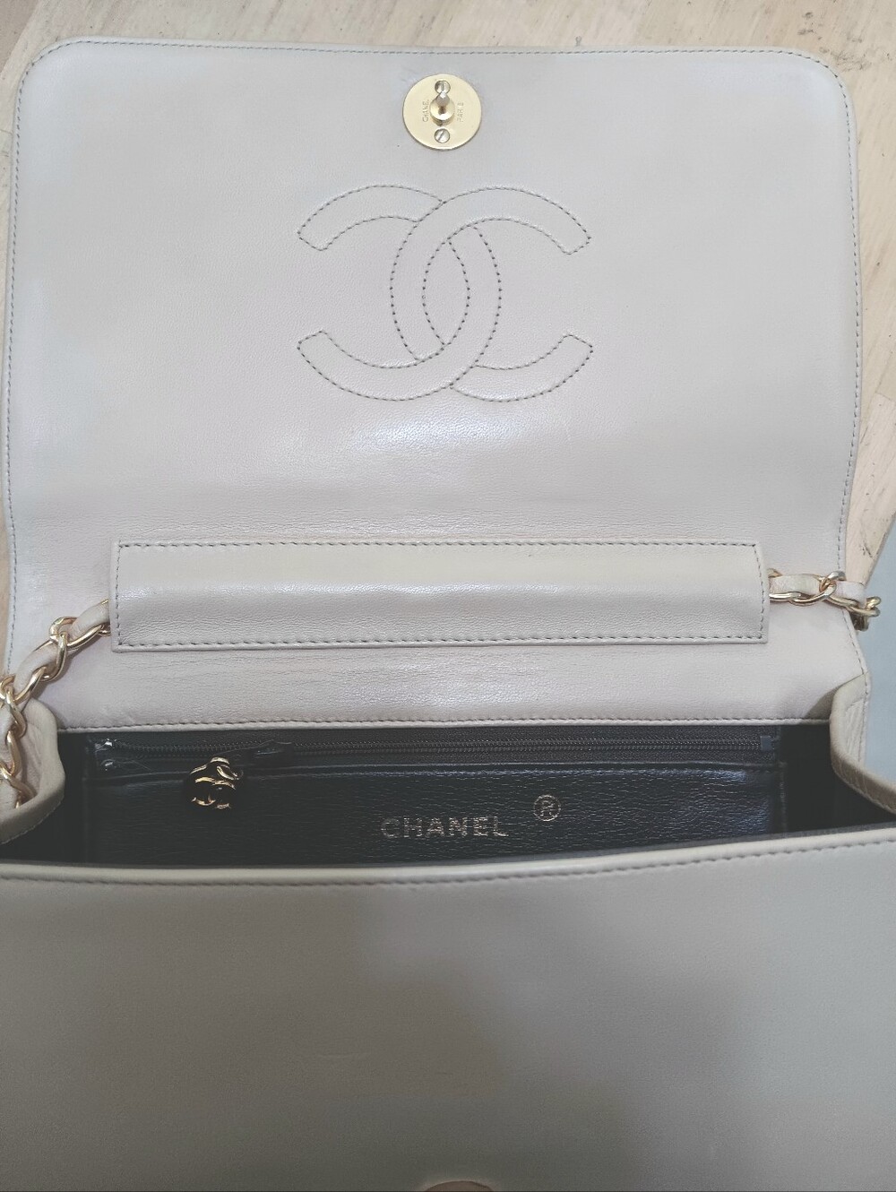 Chanel ✨️ Vintage Medium Full Flap Cream Beige Lambskin 24K GHW - Picture 13 of 15